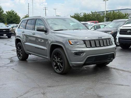 2022 Jeep Grand Cherokee Laredo
