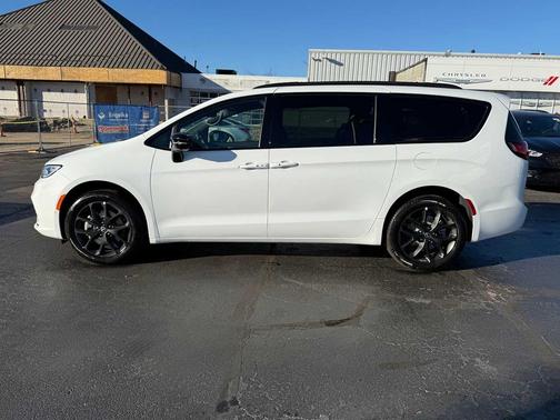 2026 Chrysler Pacifica Limited