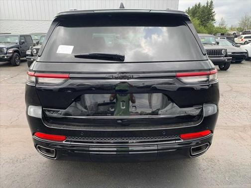 2025 Jeep Grand Cherokee Summit