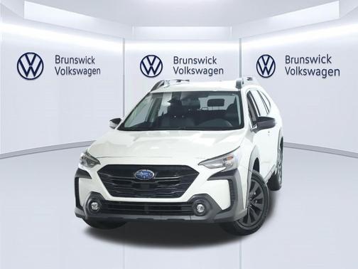 Crystal White Pearl 2023 Subaru Outback Onyx Edition