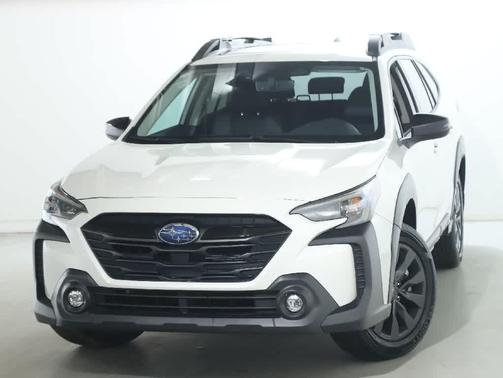 Crystal White Pearl 2023 Subaru Outback Onyx Edition