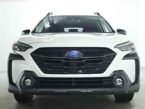Crystal White Pearl 2023 Subaru Outback Onyx Edition