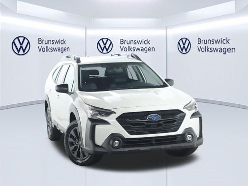 Crystal White Pearl 2023 Subaru Outback Onyx Edition