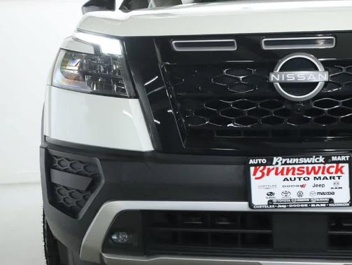 Pearl White Tricoat/Super Black 2023 Nissan Pathfinder Rock Creek 4WD