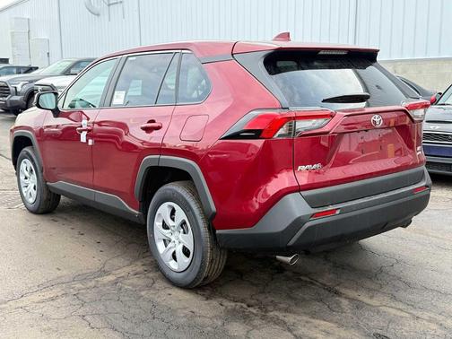 2025 Toyota RAV4 LE