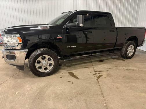 2022 RAM 2500 Big Horn Crew Cab 4x4 6'4' Box