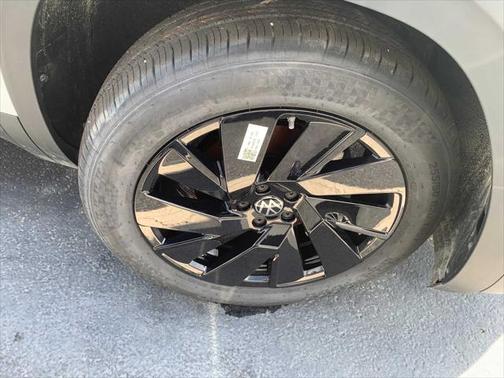 2025 Volkswagen Atlas 2.0T SE w/Technology 4MOTION