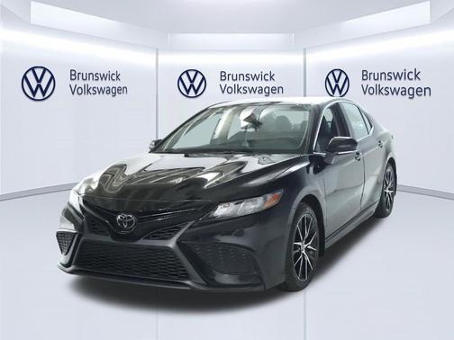 Midnight Black Metallic 2023 Toyota Camry SE
