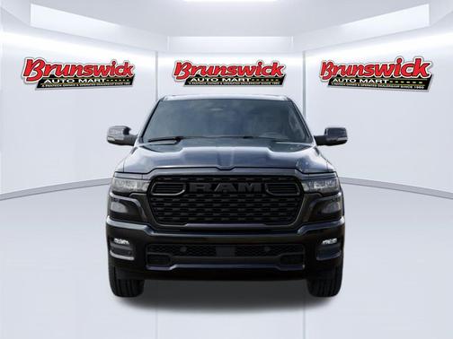 Diamond Black Crystal Pearlcoat 2027 RAM 1500 Big Horn/Lone Star