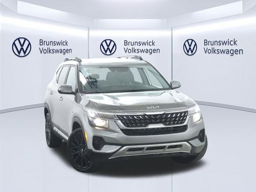 Steel Gray 2023 Kia Seltos Nightfall Edition