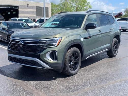 2025 Volkswagen Atlas 2.0T Peak Edition