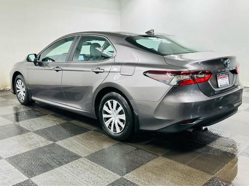 2024 Toyota Camry Hybrid LE