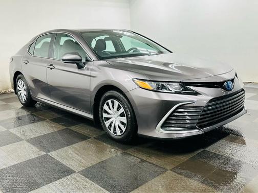 2024 Toyota Camry Hybrid LE