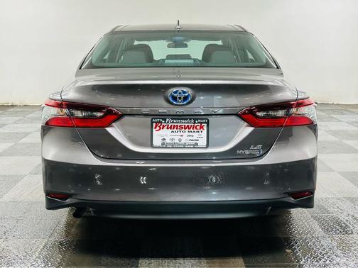 2024 Toyota Camry Hybrid LE