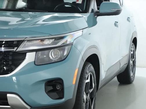 Pluton Blue 2024 Kia Seltos EX