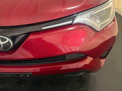 Ruby Flare Pearl 2018 Toyota RAV4 LE