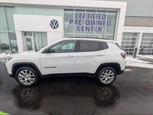 2022 Jeep Compass Latitude Lux