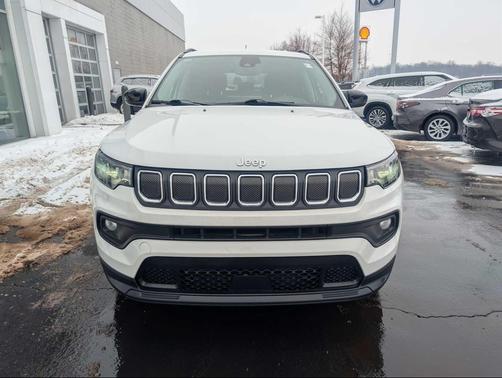 2022 Jeep Compass Latitude Lux