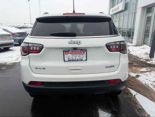 2022 Jeep Compass Latitude Lux