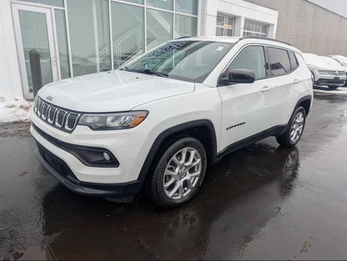 2022 Jeep Compass Latitude Lux