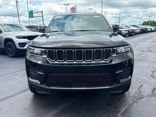 2025 Jeep Grand Cherokee Laredo
