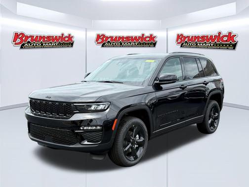 Diamond Black Crystal Pearlcoat 2025 Jeep Grand Cherokee Limited