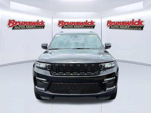 Diamond Black Crystal Pearlcoat 2025 Jeep Grand Cherokee Limited