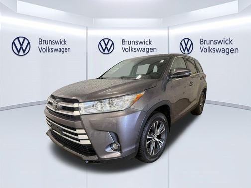 Predawn Gray Mica 2019 Toyota Highlander LE