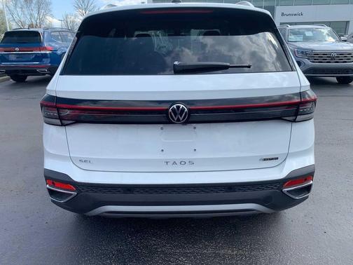 2025 Volkswagen Taos 1.5T SEL