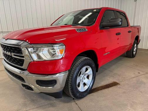 Flame Red Clearcoat 2024 RAM 1500 Big Horn/Lone Star