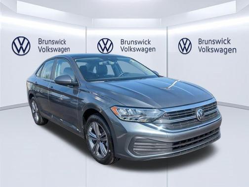 Platinum Gray Metallic 2023 Volkswagen Jetta 1.5T SE