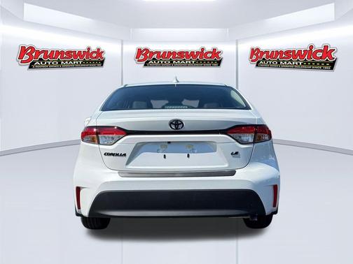 Ice Cap 2026 Toyota Corolla LE