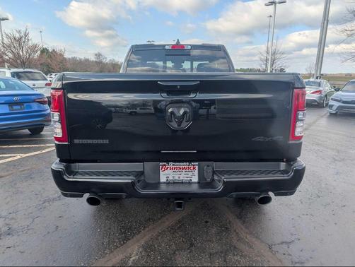 Diamond Black Crystal Pearlcoat 2023 RAM 1500 Big Horn/Lone Star