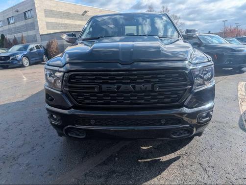 Diamond Black Crystal Pearlcoat 2023 RAM 1500 Big Horn/Lone Star