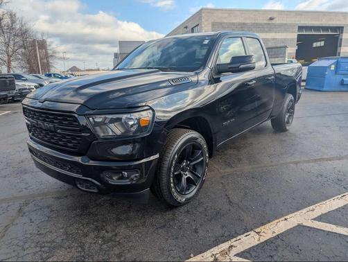 Diamond Black Crystal Pearlcoat 2023 RAM 1500 Big Horn/Lone Star