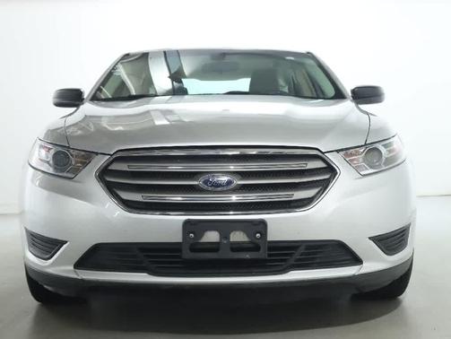 2017 Ford Taurus SE