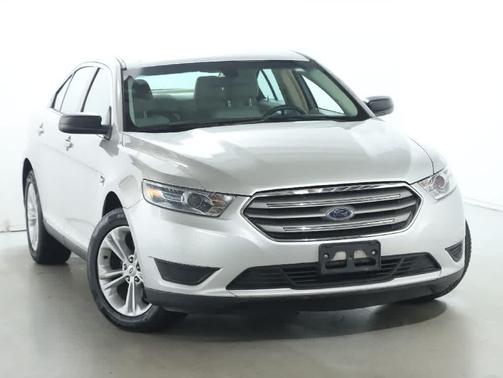 2017 Ford Taurus SE