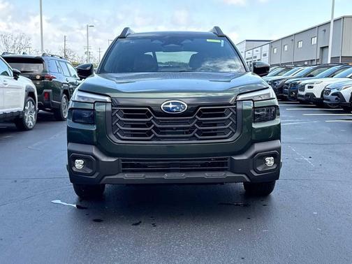 Deep Emerald Green Pearl 2026 Subaru Outback Limited XT