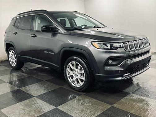 2022 Jeep Compass Latitude Lux