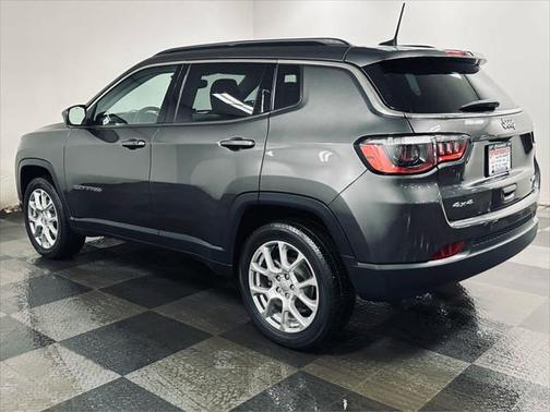 2022 Jeep Compass Latitude Lux