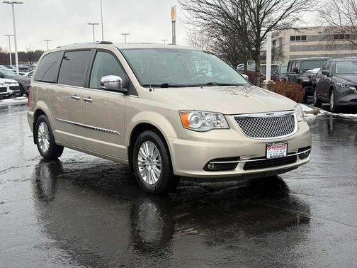 2015 Chrysler Town & Country Limited Platinum