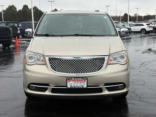 2015 Chrysler Town & Country Limited Platinum