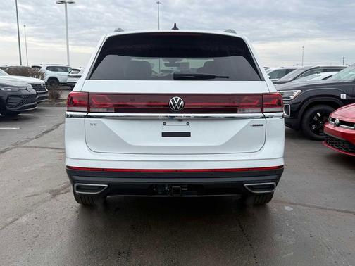 Opal White Pearl 2026 Volkswagen Atlas 2.0T SE w/Technology 4MOTION