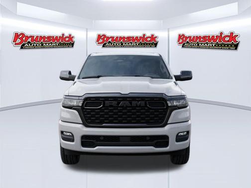 Bright White Clearcoat 2026 RAM 1500 Big Horn/Lone Star