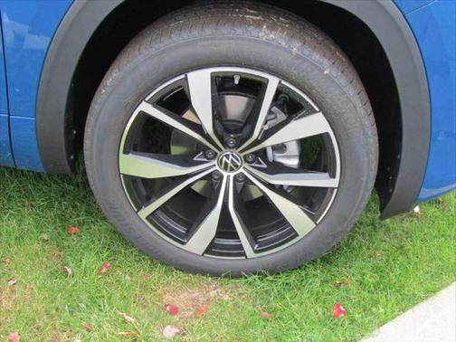 2025 Volkswagen Atlas 2.0T SEL Premium R-Line 4MOTION