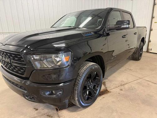 Diamond Black Crystal Pearlcoat 2023 RAM 1500 Big Horn/Lone Star