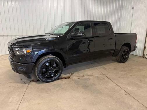 Diamond Black Crystal Pearlcoat 2023 RAM 1500 Big Horn/Lone Star