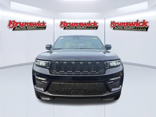 Diamond Black Crystal Pearlcoat 2025 Jeep Grand Cherokee Limited