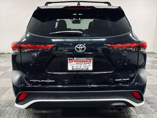 2022 Toyota Highlander XSE