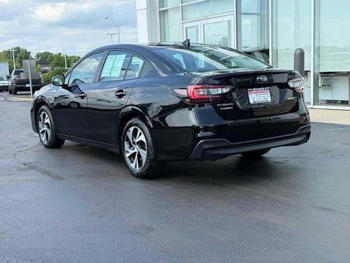 Crystal Black Silica 2025 Subaru Legacy Premium